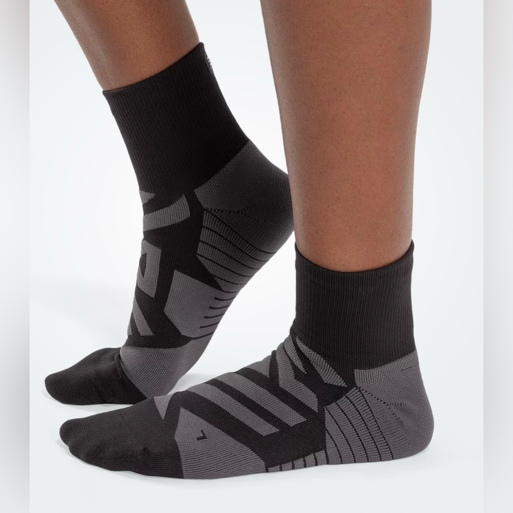 Performance Mid Socks - Black and Gray